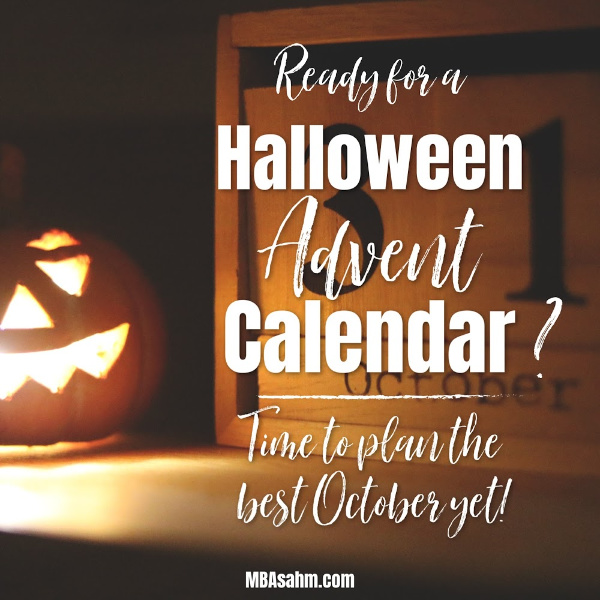 A Halloween Countdown Calendar is such a fun fall activity to for kids and a great way to stretch out the holiday season!