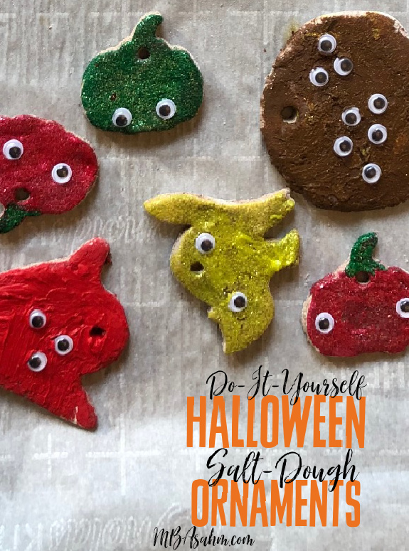 This is such a great Halloween craft activity for the kids! Set up a Halloween tree this year and add these to the mix.