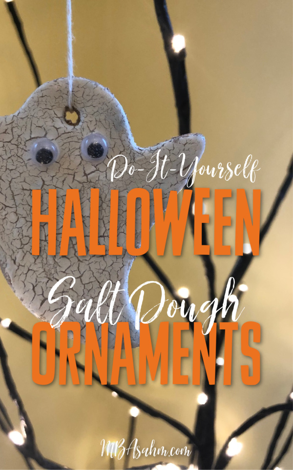 These Halloween salt dough ornaments are such a fun Halloween craft for the kids and a great way to get in the Halloween spirit!